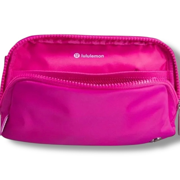 Lululemon Everywhere 1L Crossbody Belt Bag - Hot Pink/Silver - NWT - Picture 4 of 4